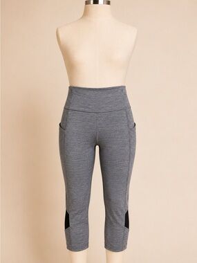 Lululemon Gray Running Crop Leggings Side Pockets Zip Pocket Size 4 Est